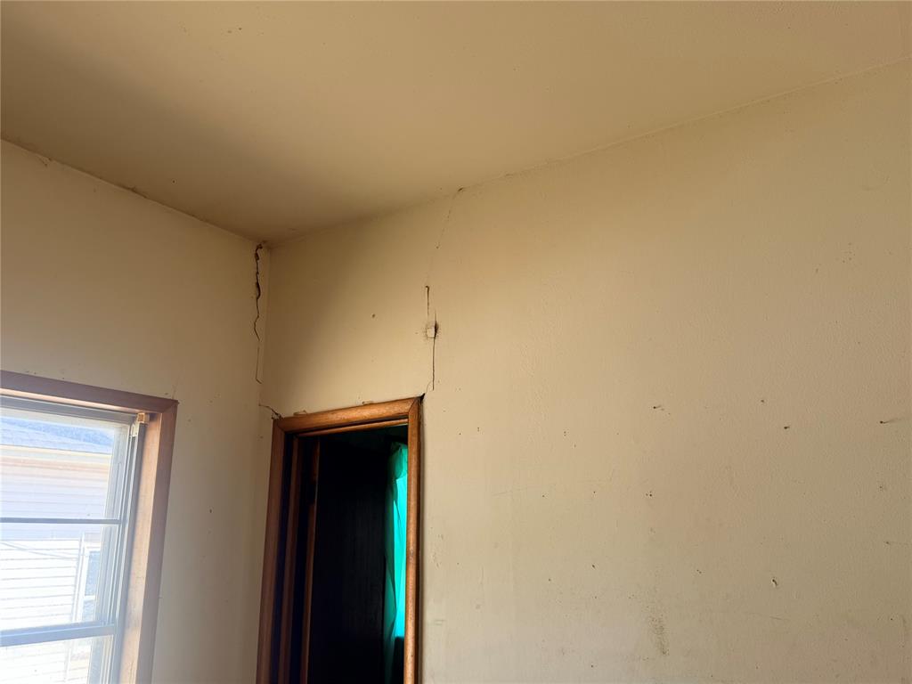 402 N Temple Street Property Photo 31