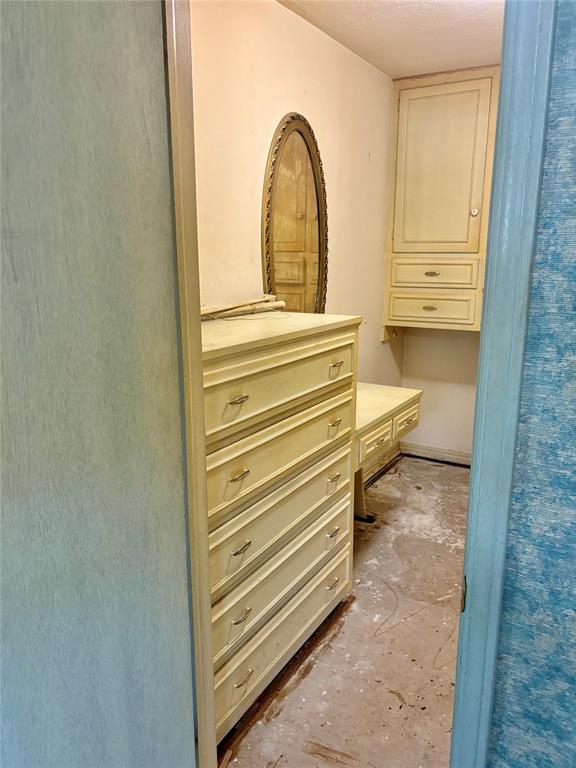 1606 Greenbriar Drive Property Photo 8