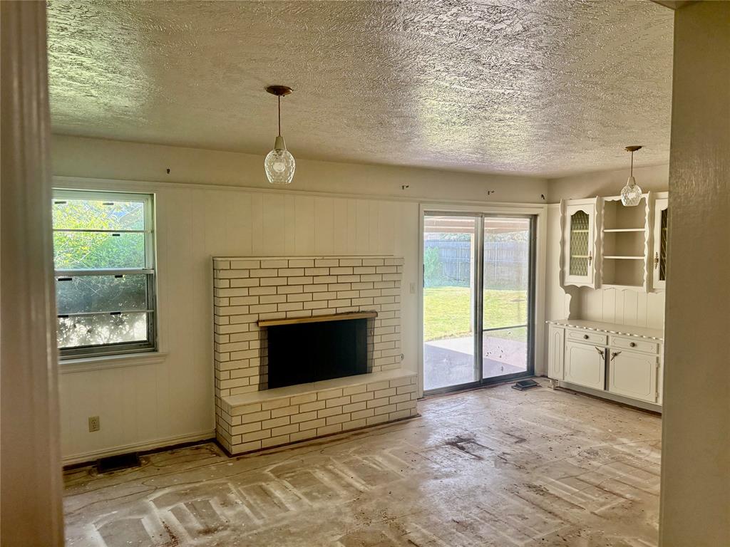 1606 Greenbriar Drive Property Photo 12
