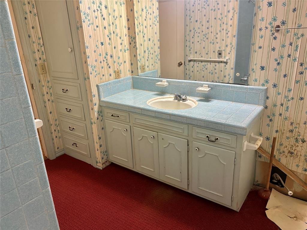 1606 Greenbriar Drive Property Photo 22