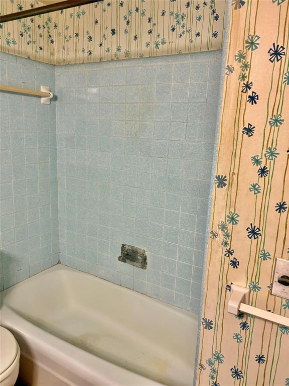 1606 Greenbriar Drive Property Photo 24