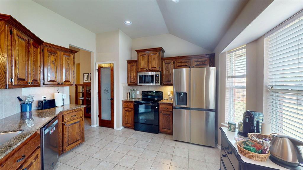 805 Canyon Drive Property Photo 3