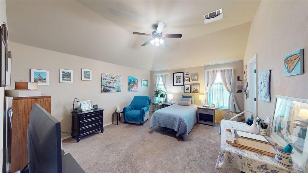 805 Canyon Drive Property Photo 4