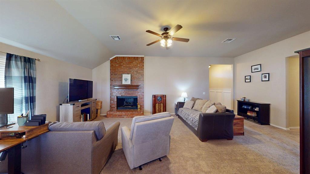 805 Canyon Drive Property Photo 7