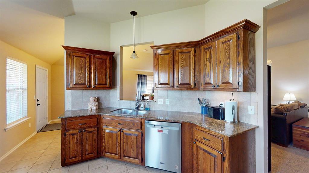 805 Canyon Drive Property Photo 12