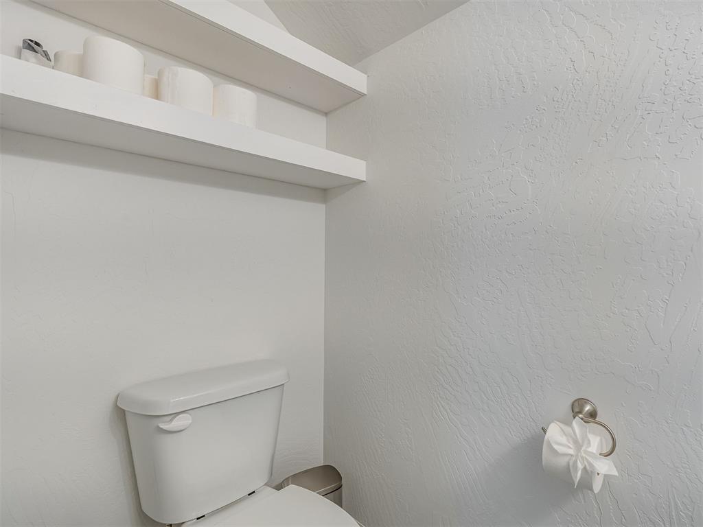 6609 Nw 148th Street Property Photo 25