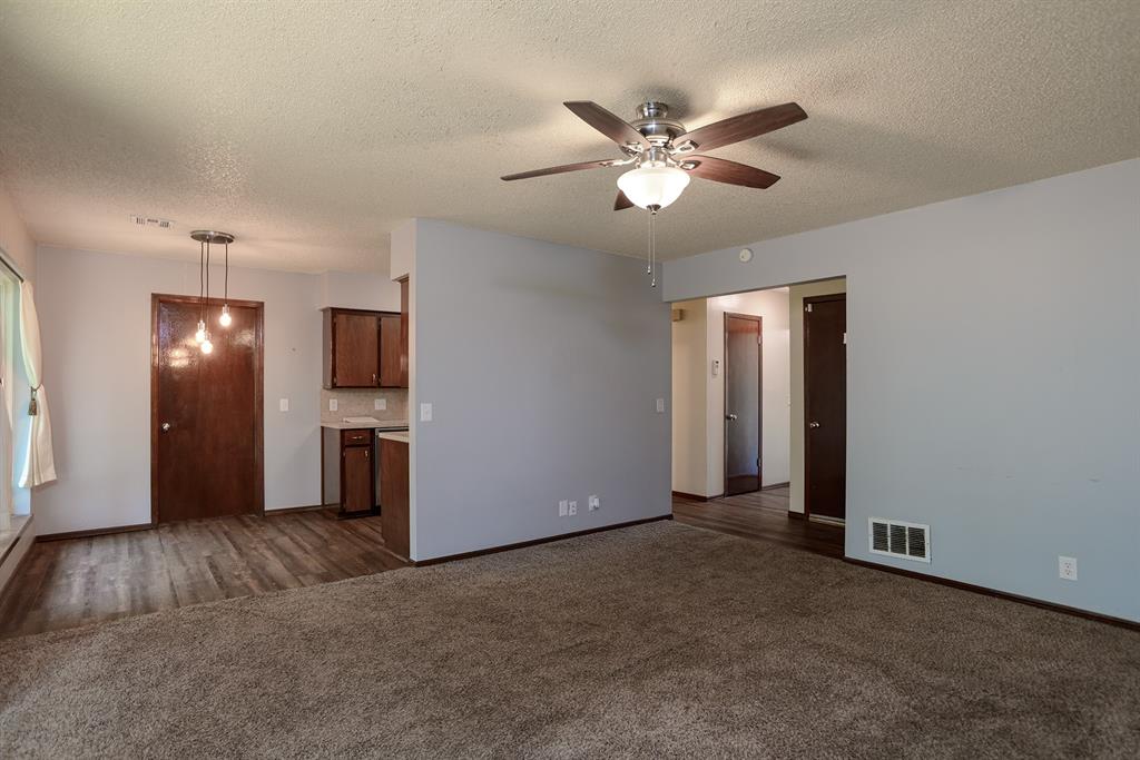 1009 E Will Rogers Drives Property Photo 13