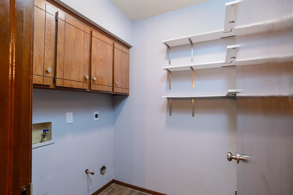 1009 E Will Rogers Drives Property Photo 18