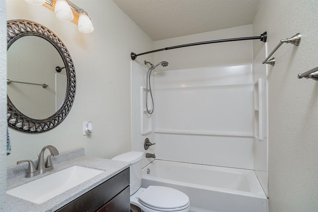 1009 E Will Rogers Drives Property Photo 19