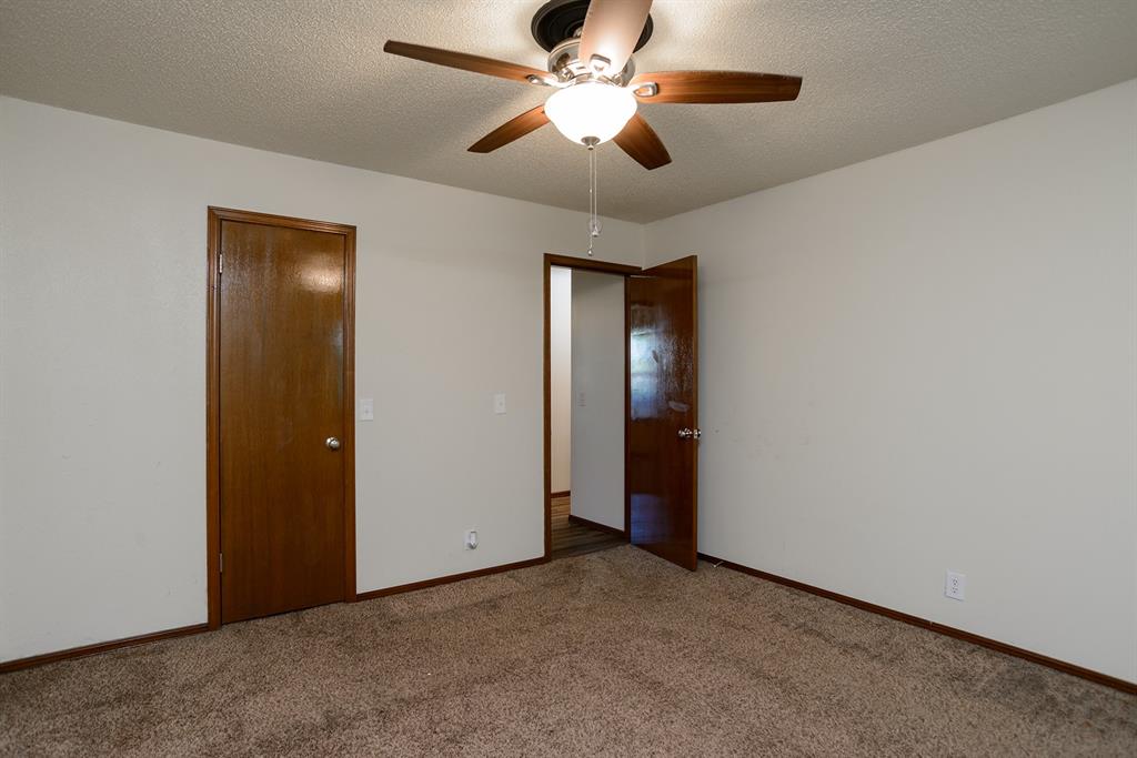 1009 E Will Rogers Drives Property Photo 23