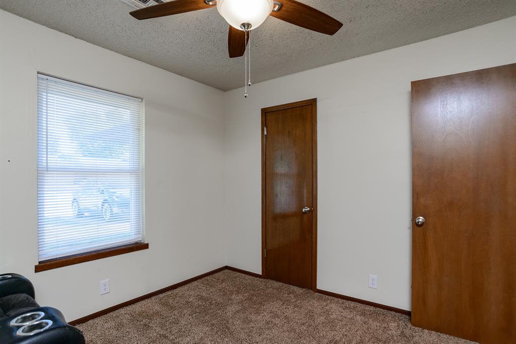 1009 E Will Rogers Drives Property Photo 25