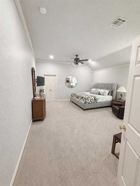 16600 Farmington Way Property Photo 4