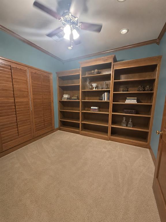 16600 Farmington Way Property Photo 10