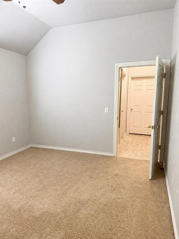 16600 Farmington Way Property Photo 13