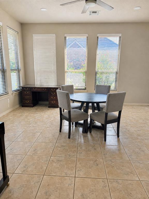 16600 Farmington Way Property Photo 15