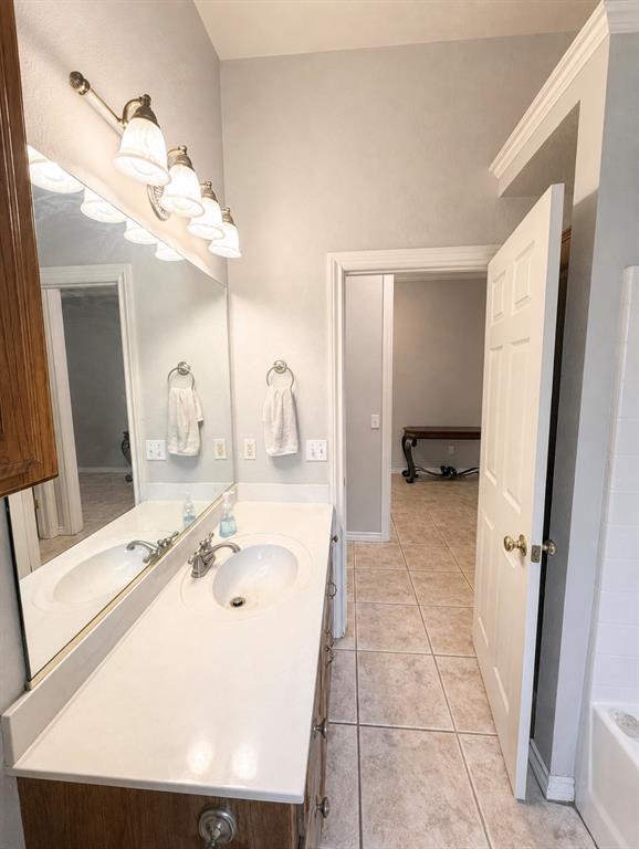 16600 Farmington Way Property Photo 17