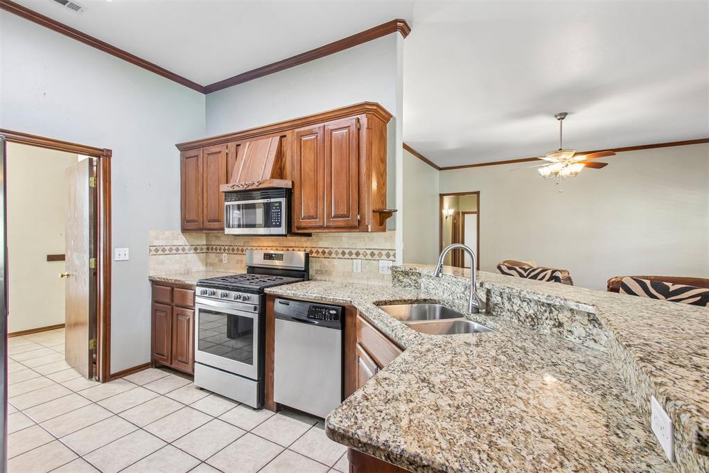 504 Pool Lane Property Photo 14