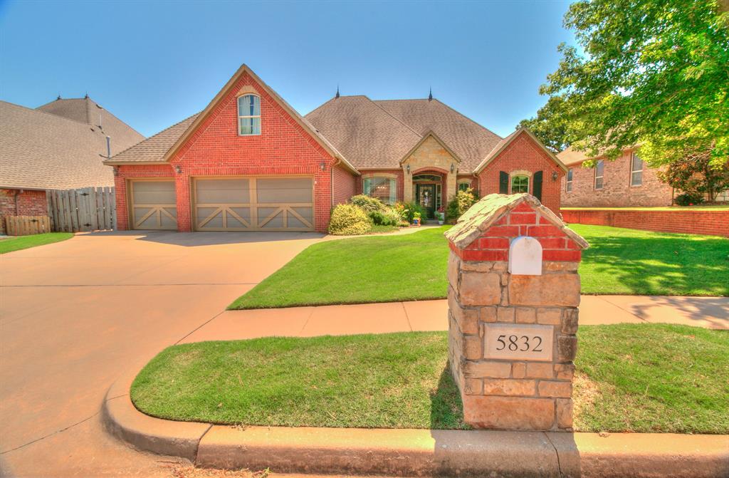 5832 Havenshire Lane Property Photo 6