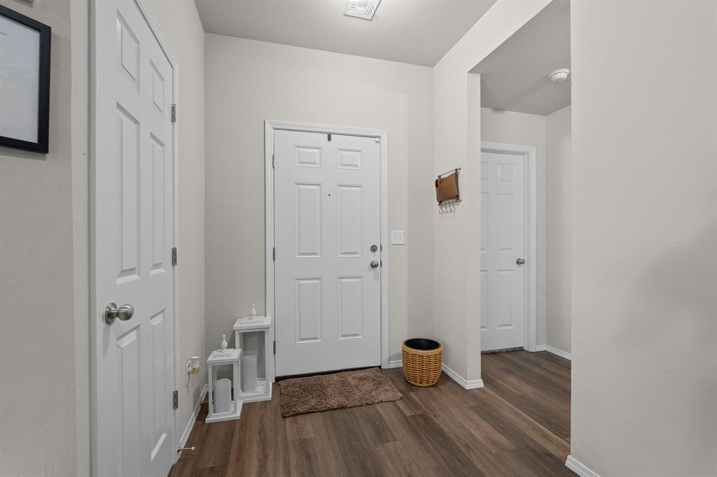 1316 Dustin Drive Property Photo 3