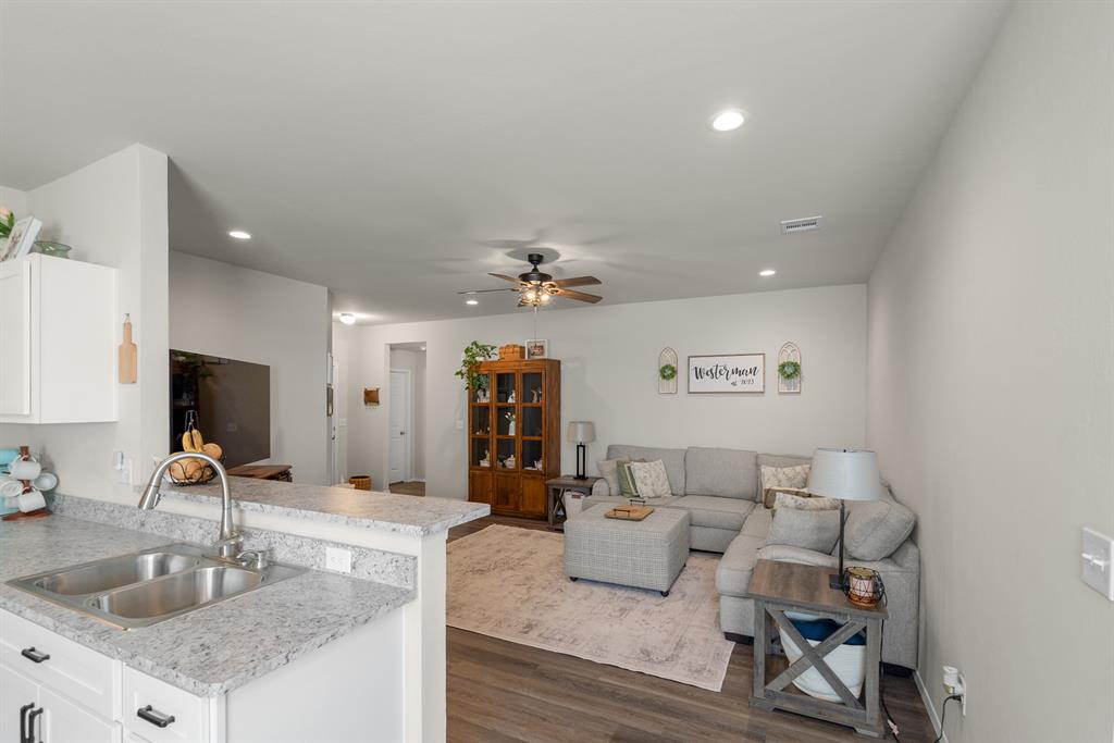 1316 Dustin Drive Property Photo 12