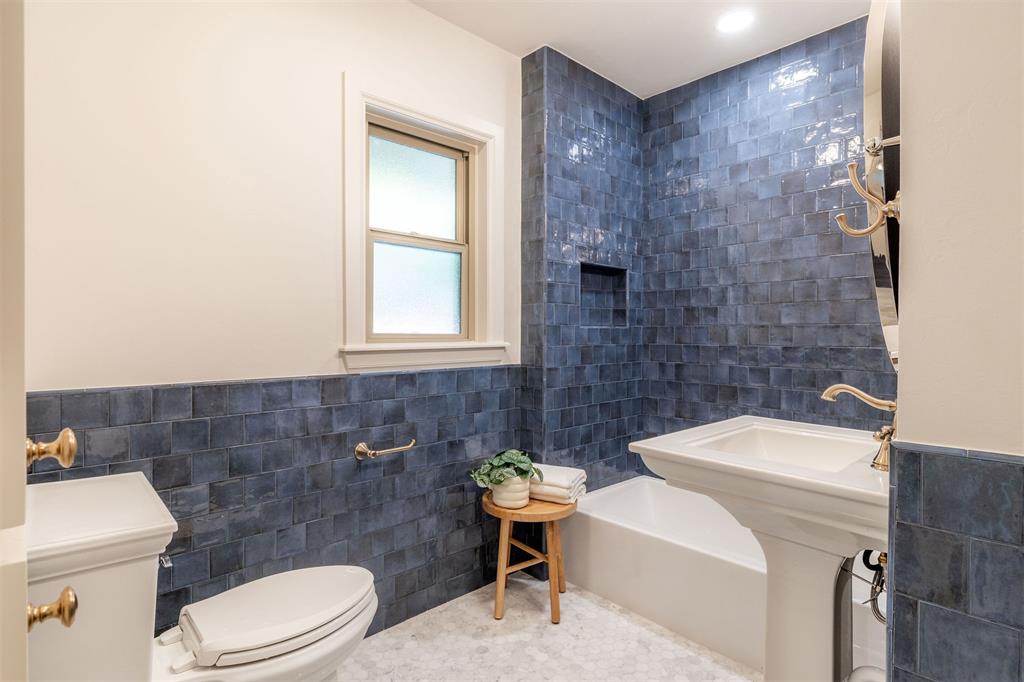 1807 Dorchester Drive Property Photo 19