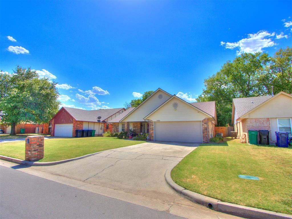 11021 Davis Street Property Photo 4
