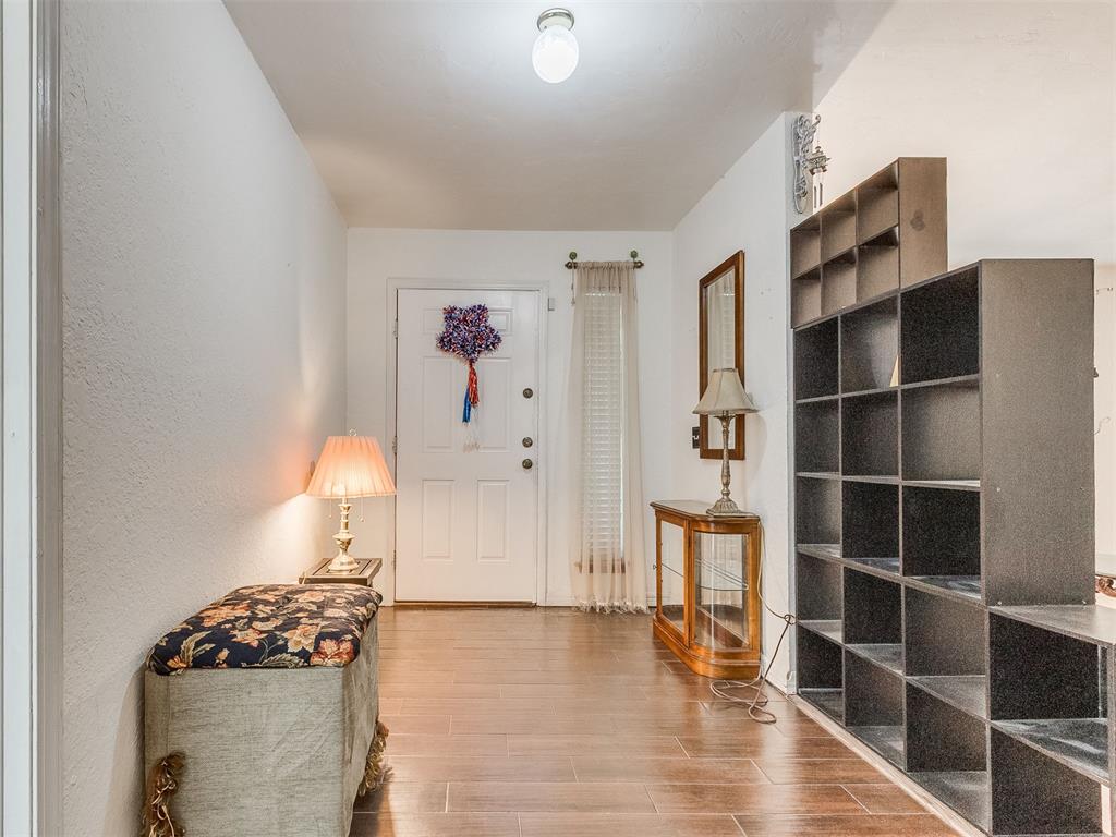 11021 Davis Street Property Photo 6