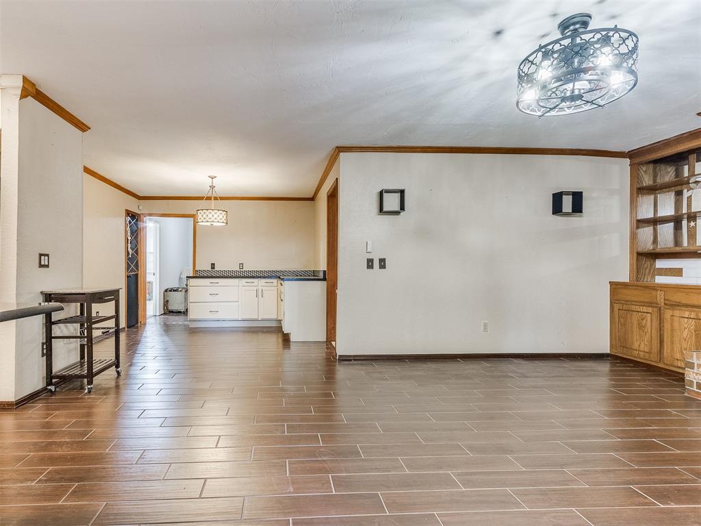 11021 Davis Street Property Photo 14