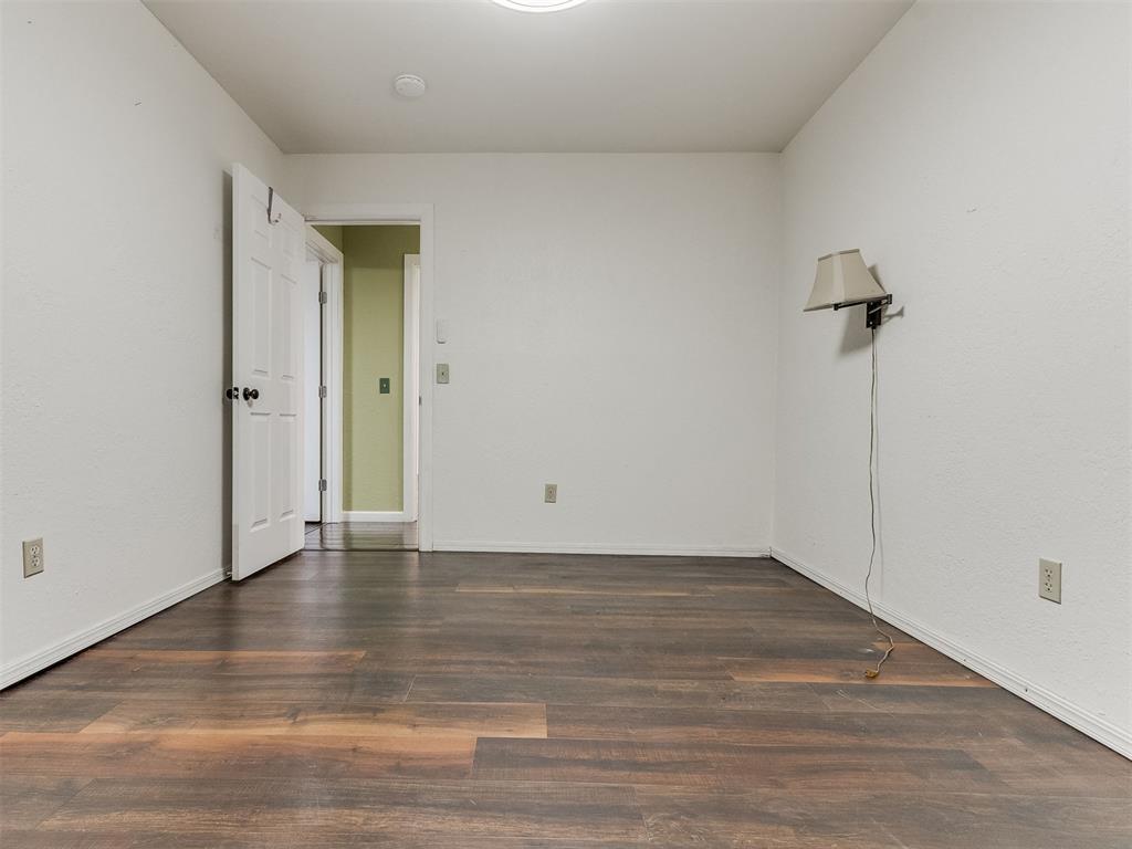 11021 Davis Street Property Photo 33