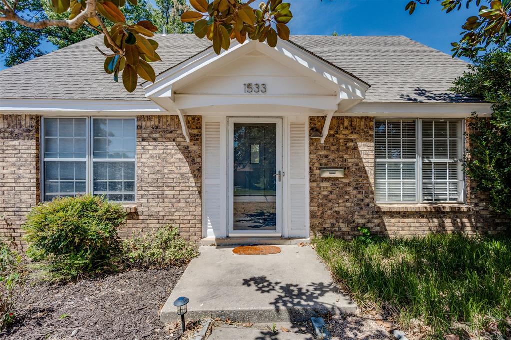 1533 Canterbury Street Property Photo 2