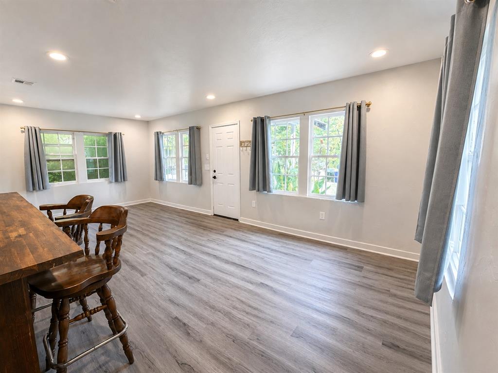 105 W Mosier Street Property Photo 2