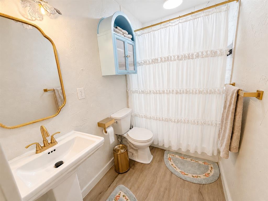 105 W Mosier Street Property Photo 6