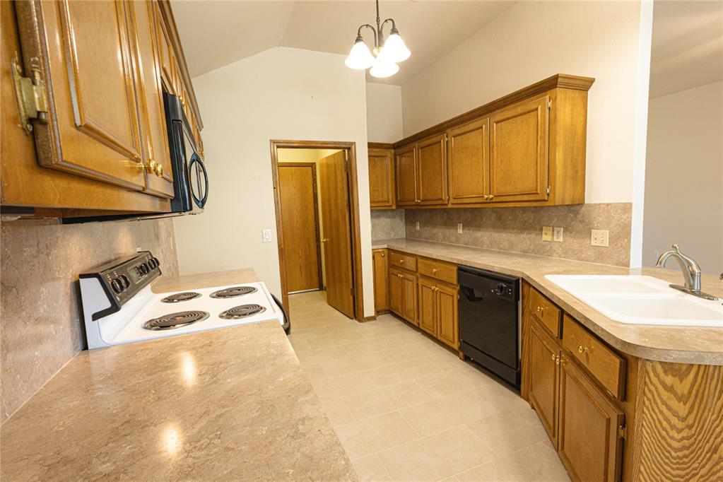 12612 Springwood Drive Property Photo 4