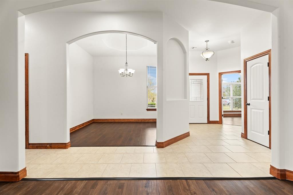 5809 Creekmore Drive Property Photo 12