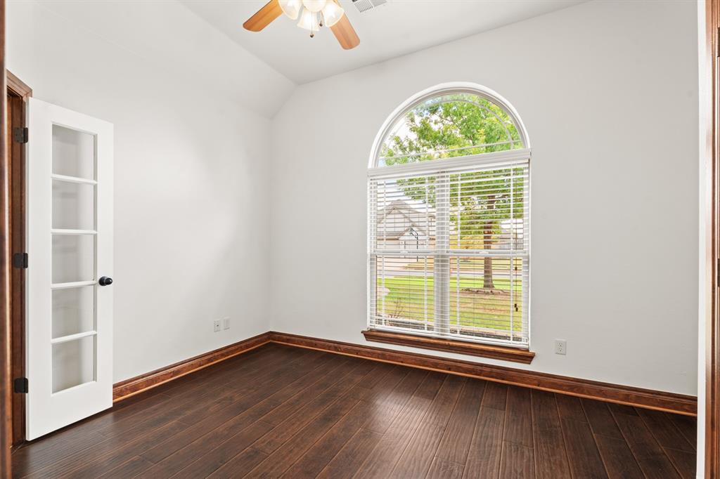 5809 Creekmore Drive Property Photo 14