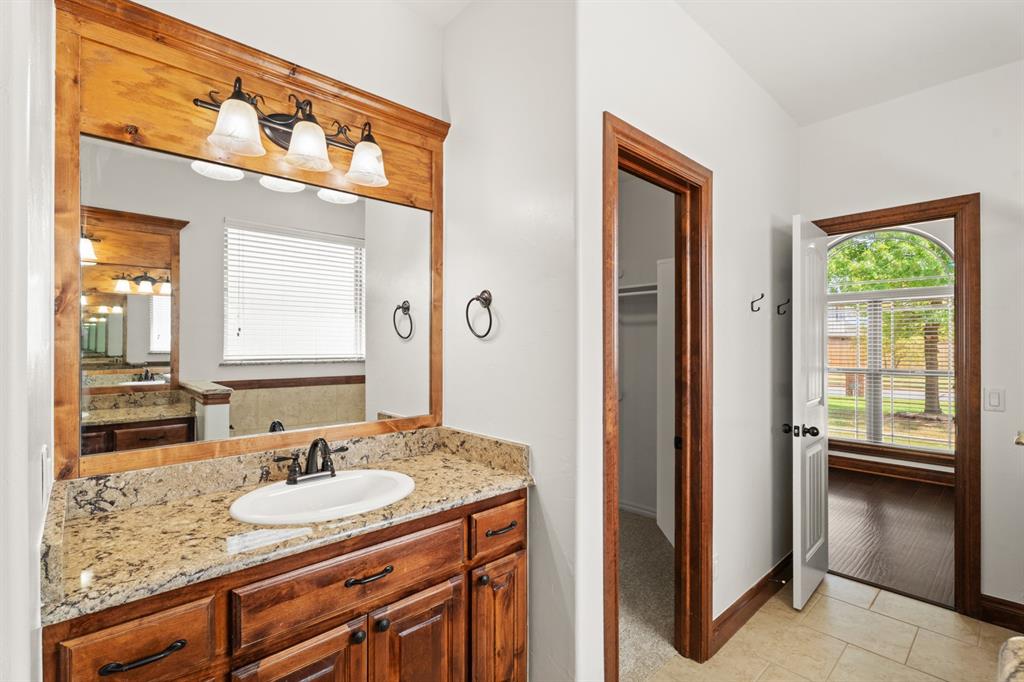 5809 Creekmore Drive Property Photo 32