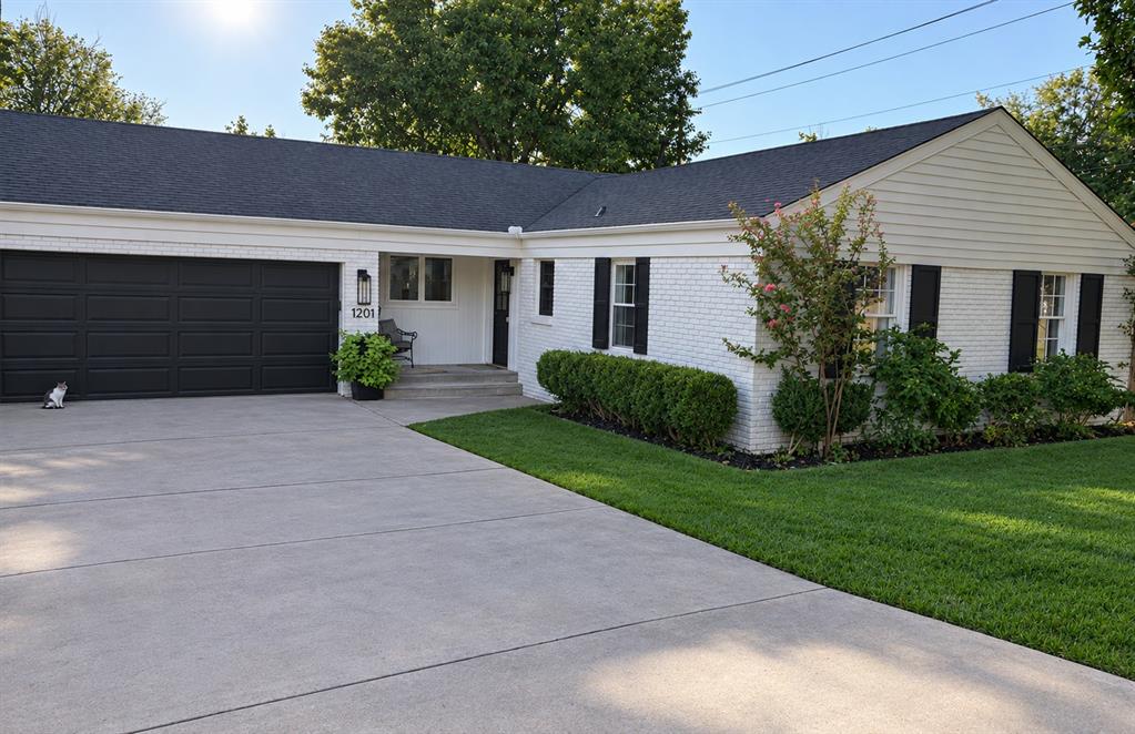 1201 Glenbrook Terrace Property Photo 1
