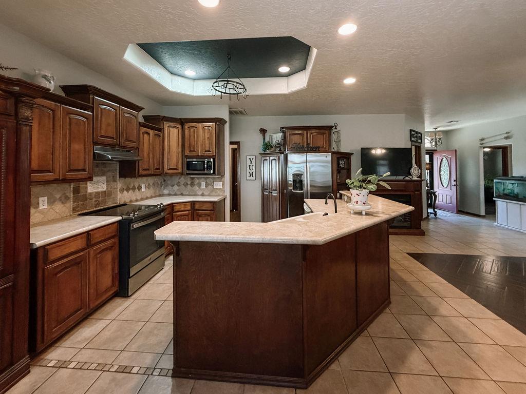 912 Roger Avenue Property Photo 10