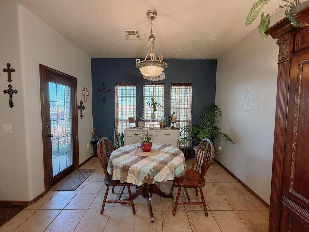 912 Roger Avenue Property Photo 12