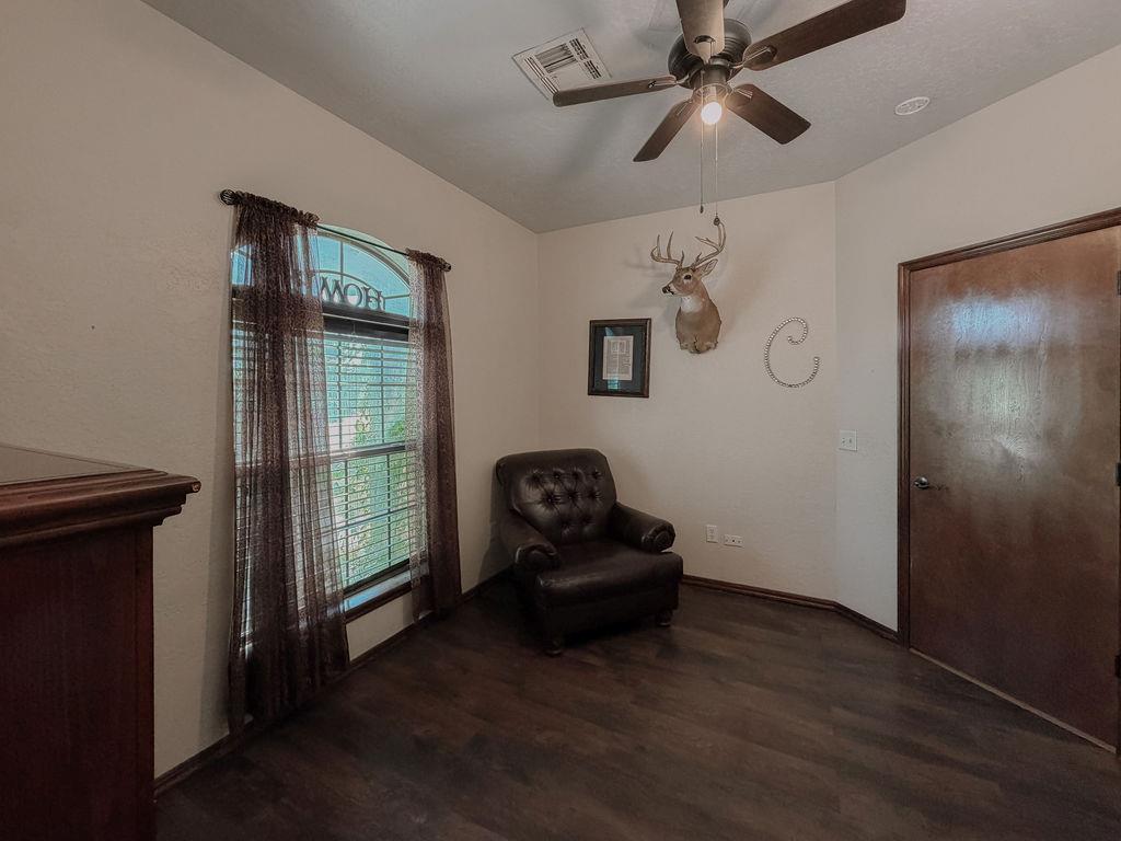 912 Roger Avenue Property Photo 18