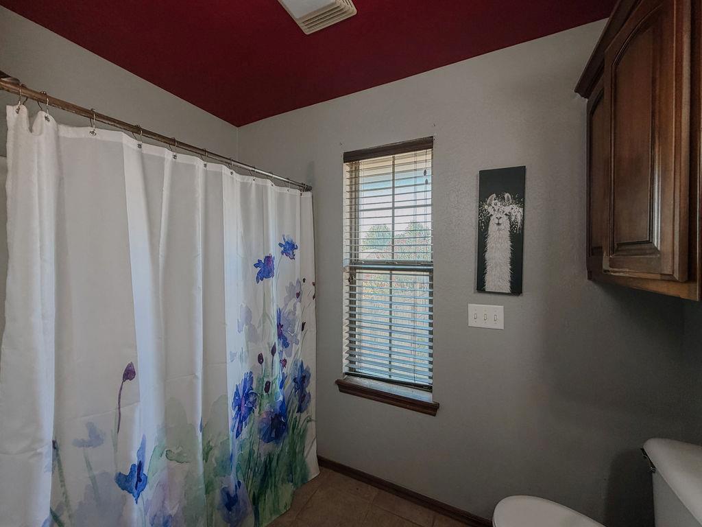 912 Roger Avenue Property Photo 22