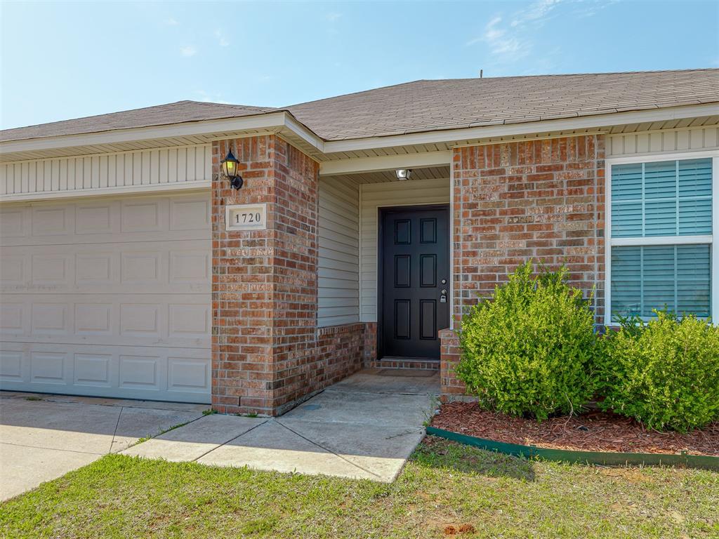 1720 Castle Street Property Photo 3