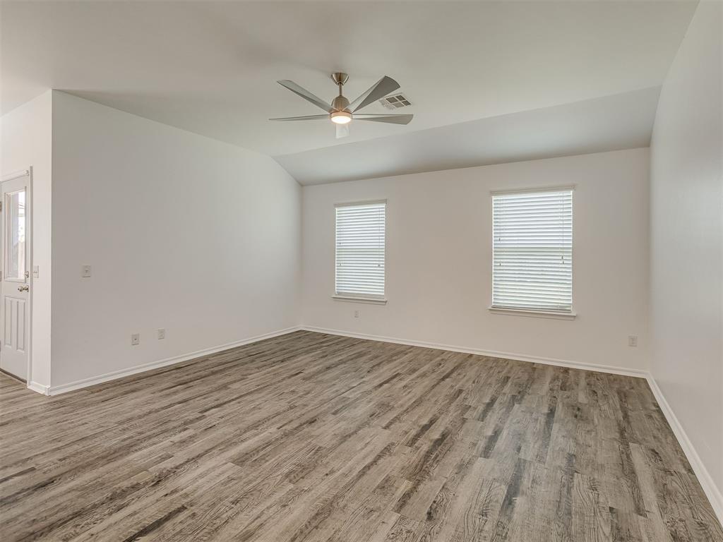 1720 Castle Street Property Photo 9