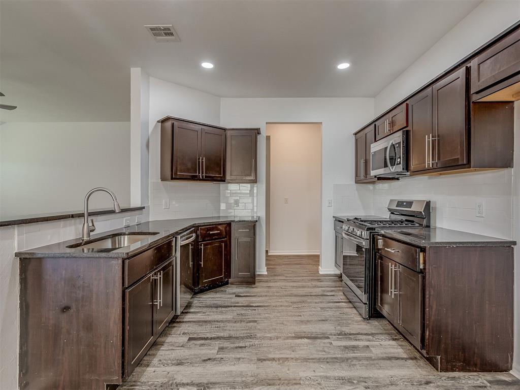 1720 Castle Street Property Photo 14