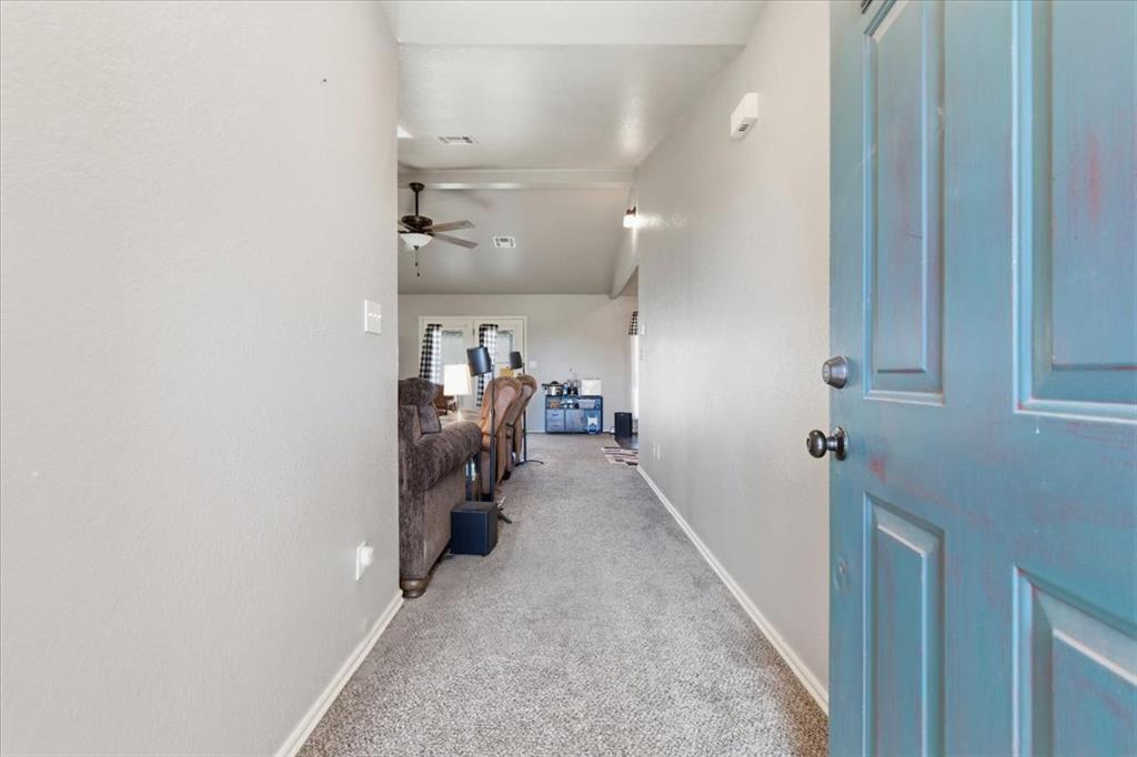 202 E Earl Street Property Photo 5