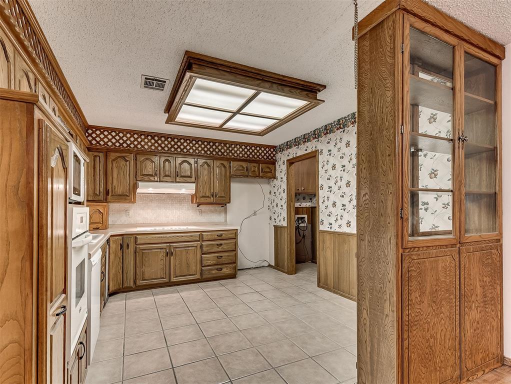 3713 N Bryan Avenue Property Photo 11