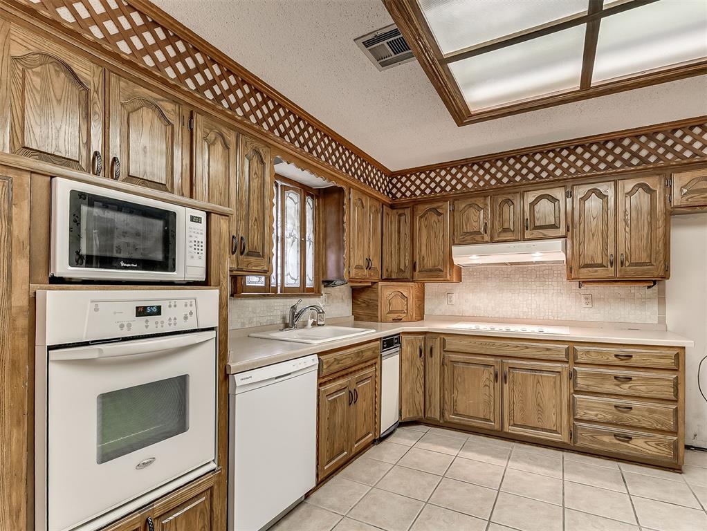 3713 N Bryan Avenue Property Photo 12