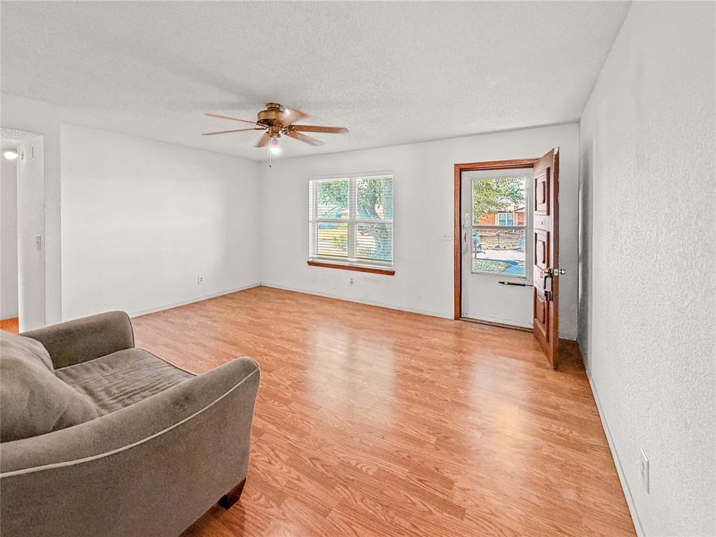 12337 Southgate Drive Property Photo 3