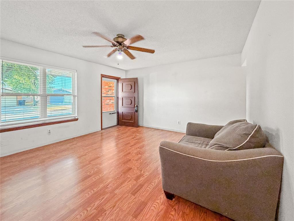 12337 Southgate Drive Property Photo 4