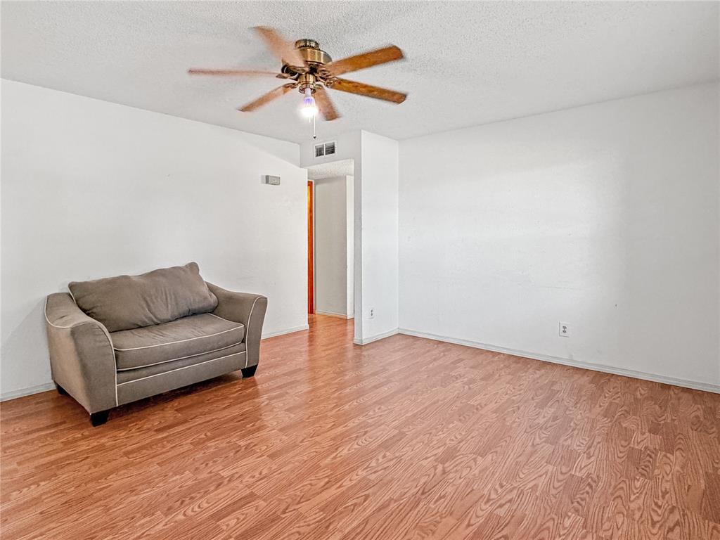 12337 Southgate Drive Property Photo 5